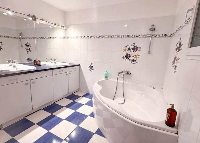 -piscine & -14 Pers 度假居 *