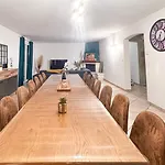 Hébergement de vacances -piscine & -14 Pers *