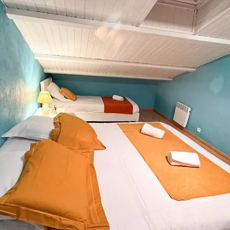 Hébergement de vacances -piscine & -14 Pers *