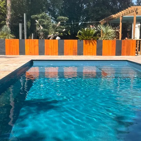 -piscine & -14 Pers Hébergement de vacances