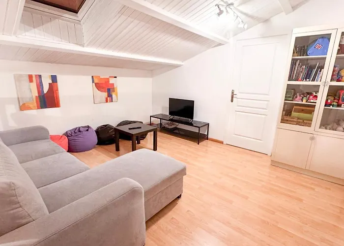 Prázdninový dům -piscine & -14 Pers