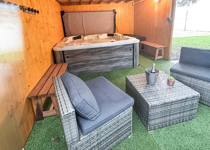 Prázdninový dům -piscine & -14 Pers