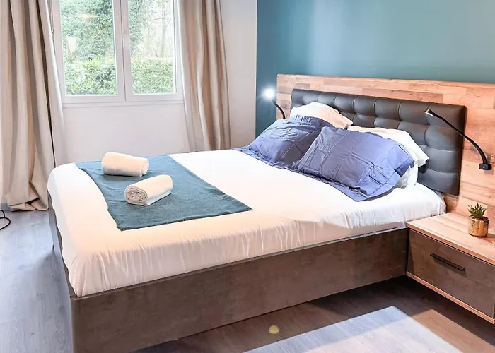 Prázdninový dům -piscine & -14 Pers *